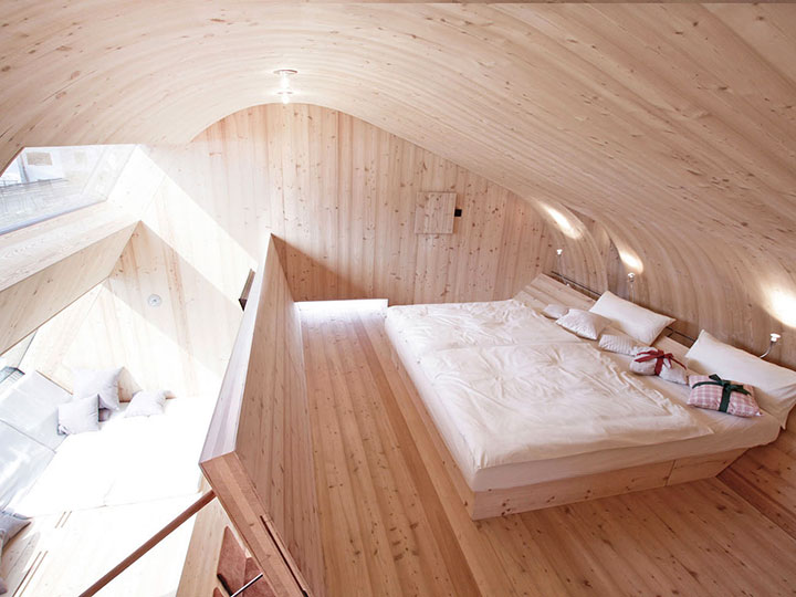 Маленькой деревянный дом в Австрийских Альпах - Ufogel12