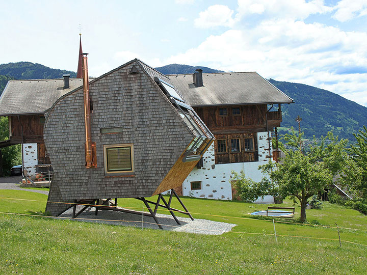 Маленькой деревянный дом в Австрийских Альпах - Ufogel13