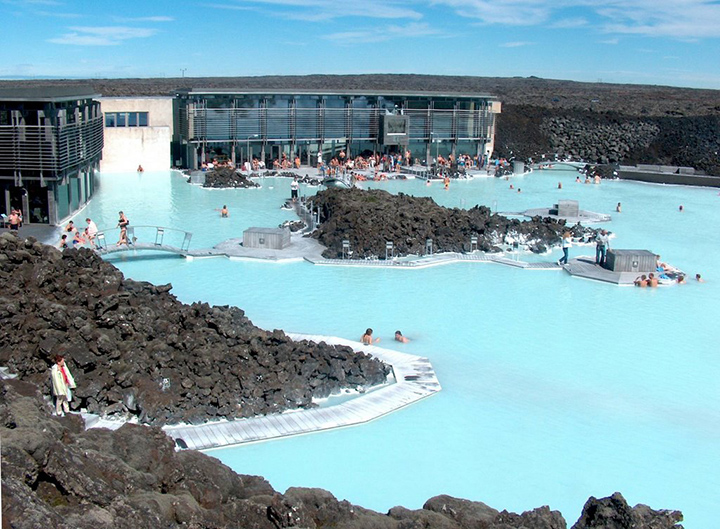 Голубая лагуна - уникальный курорт в Исландии5