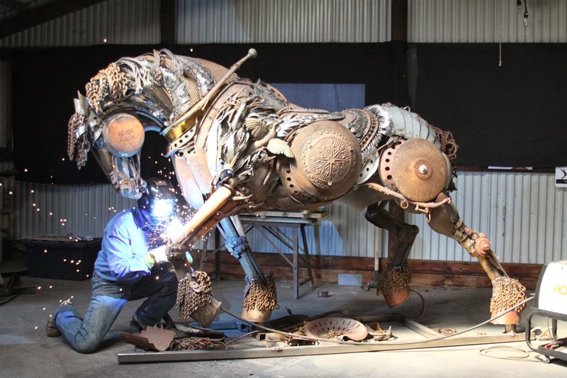 Скульптуры животных из металлолома (1)