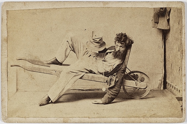 Пять стадий опьянения - веселые ретро фотографии 19-го века_4