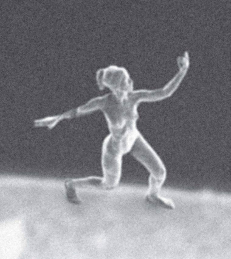 Нано-скульптуры Джонти Гурвица. Самые микроскопические фигуры людей в мире-11
