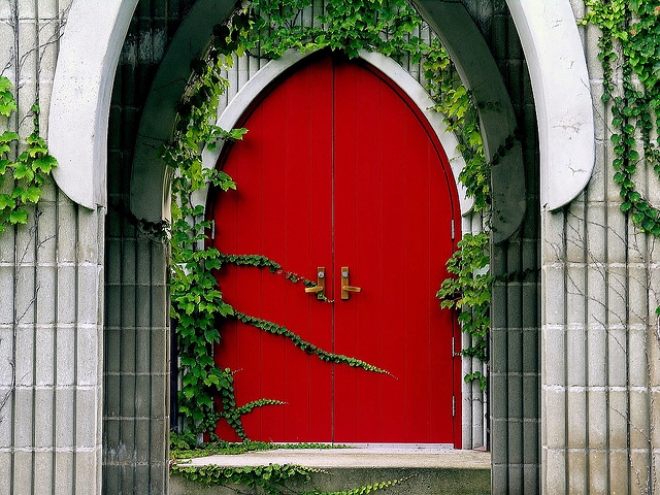 Дверь с аркой
