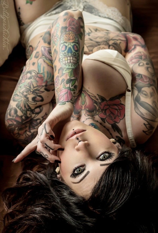 Фотографии красивых девушек с татуировками