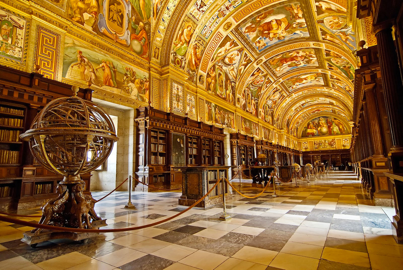 Библиотека Эскориала, королевский дворец и монастырь Эскориал, Мадрид, Испания