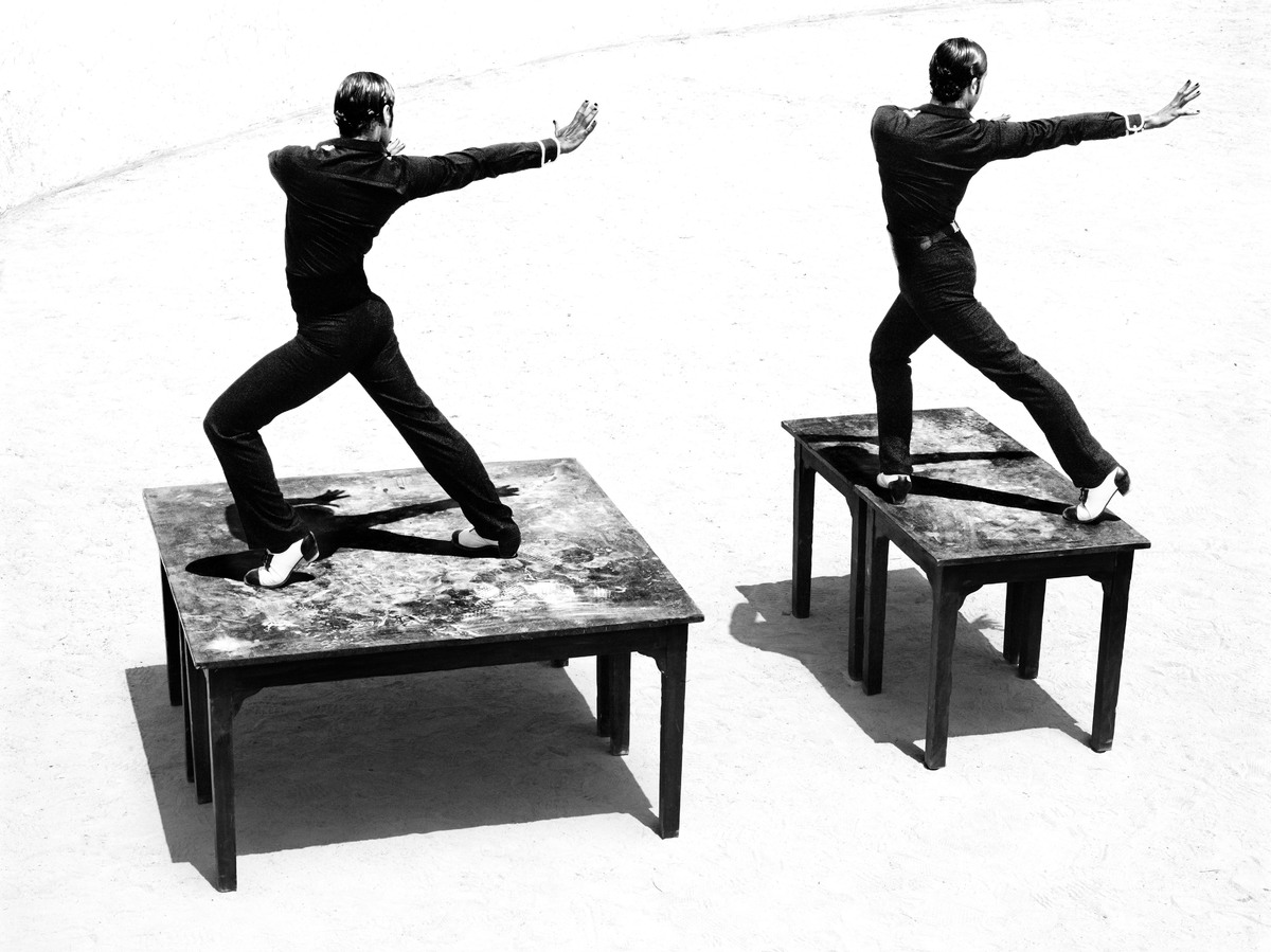 Чёрно-белые портреты мужчин-танцоров от Рувена Афанадора - 8