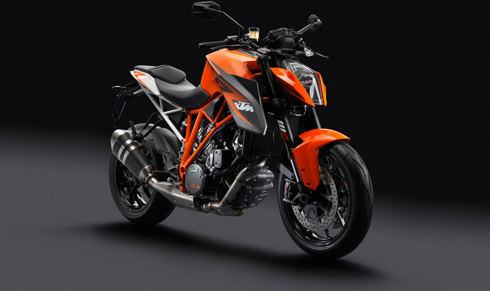 http://cameralabs.org/media/cameralabs/images/Dasha/00013_year/010/3/2/3/ktm-1290-super-duke-r-official-pics-and-specs-surface-photo-gallery_15.jpg