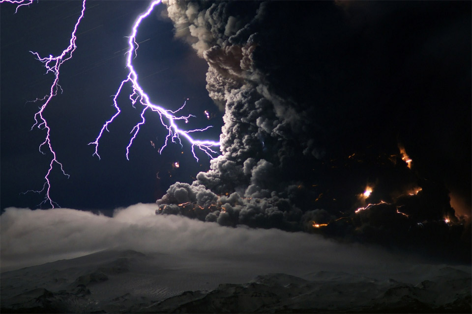 eyjafjallajökull-volcano-eruption
