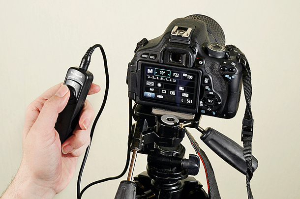 Hands free photography tips DCM132.shoot gearcraft.step2 
