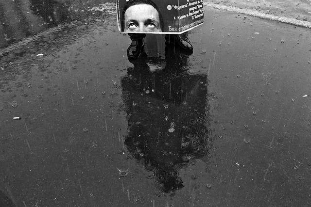 Исключительные моменты в уличной фотографии - черно-белая коллекция - 09