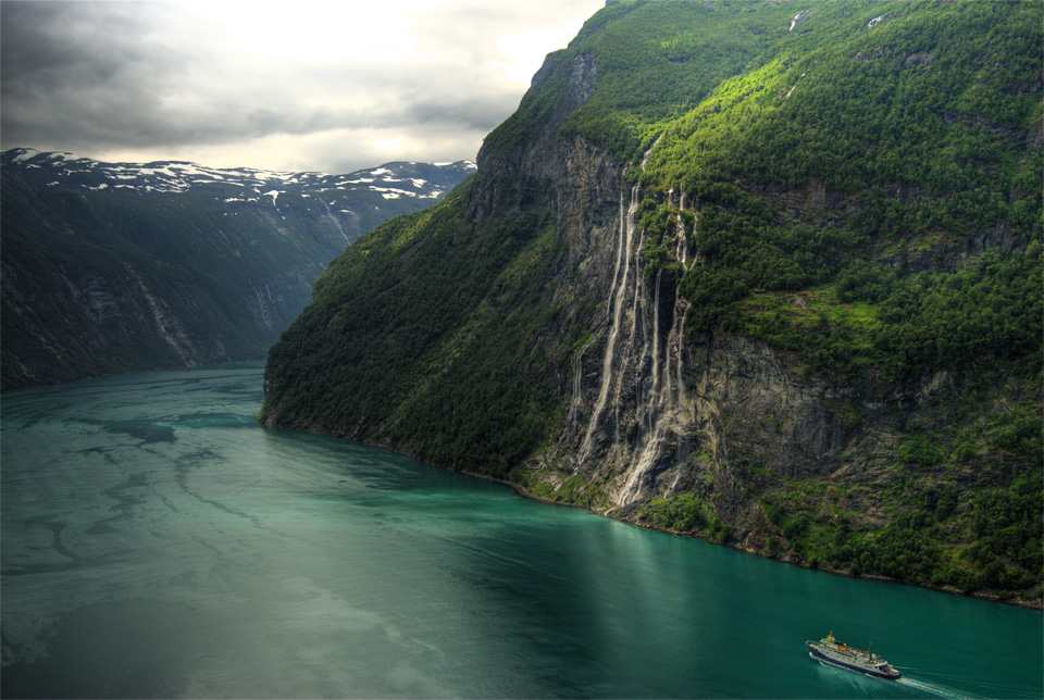 Роскошные пейзажи Норвегии 18seven-sisters-waterfall-norway