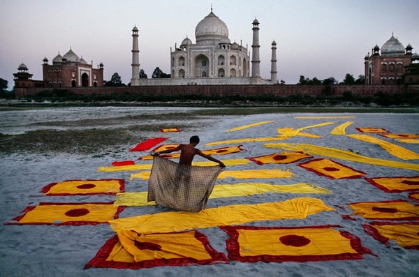 Taj Mahal by Steve McCurry