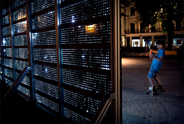 Water Light Graffiti: A Moisture-Sensitive Surface Embedded with LEDs Creates Illuminated Art