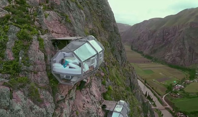Прозрачный отель для экстремалов в перуанских Андах над Священной долиной