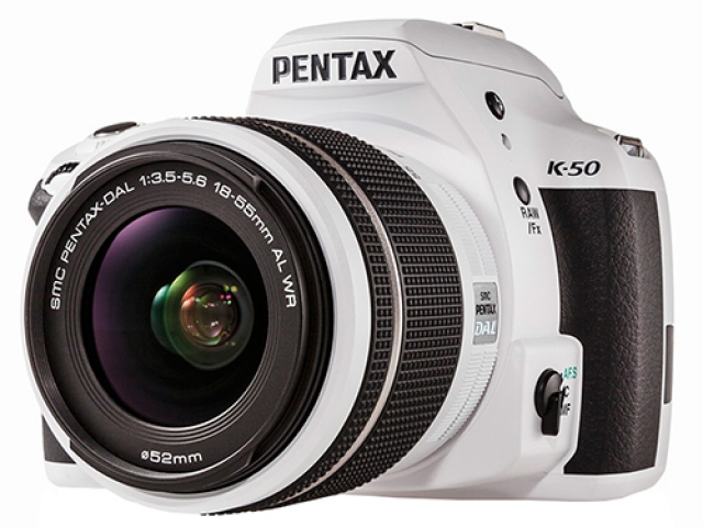 Новые зеркальные фотокамеры Pentax K-50 и К-500