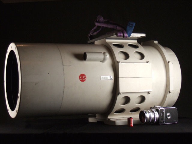 Огромный объектив НАСА 2540 мм F/8 Jonel 100 продают на eBay