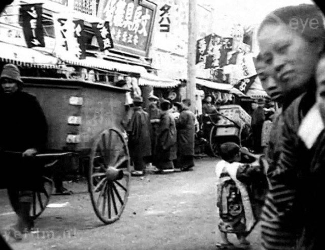Жизнь на улицах Токио в видео, снятом в 1913 году