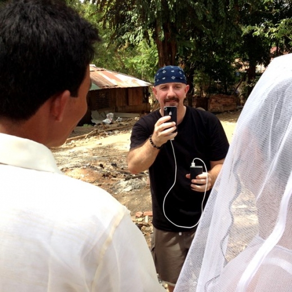 Кевин Кастер (Kevin Kuster) снял 40 свадеб за один день с помощью iPhone 4S и Canon EOS 7D