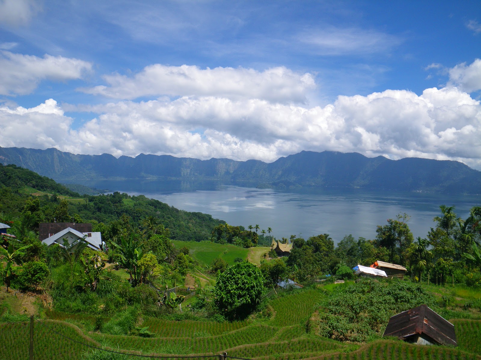 Озеро Манинджау, Западная Суматра, Индонезия