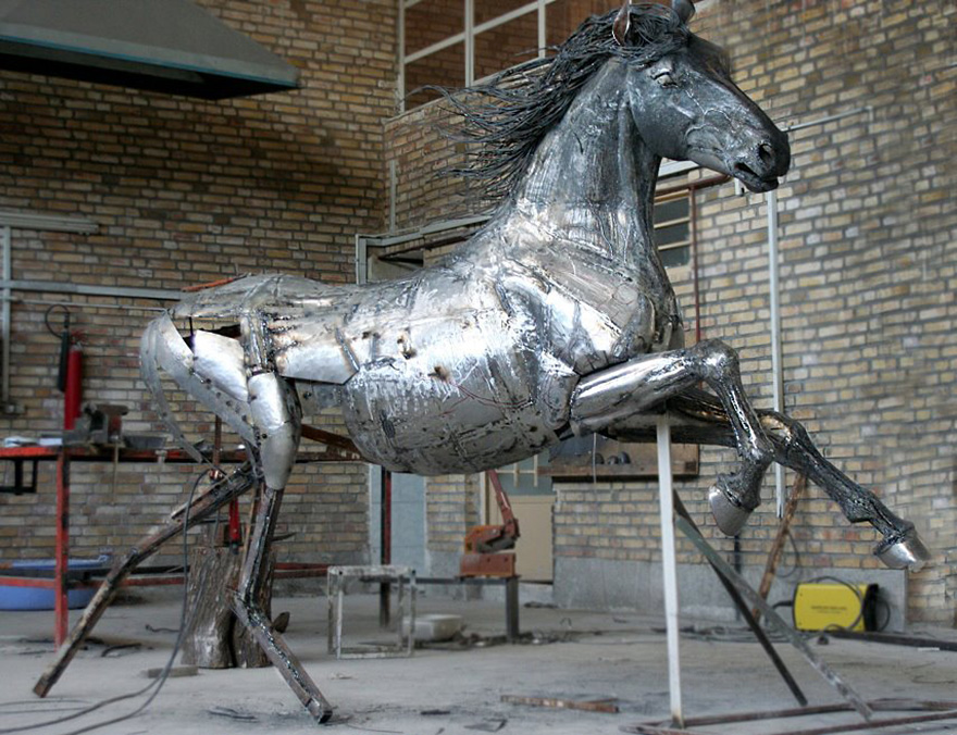Скульптуры животных из металлолома в стиле стимпанк Хасана Новрози-9