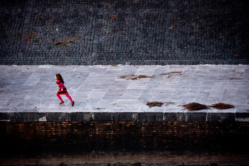 Уличные фотографии о человеческом одиночестве от Стефано Корсо