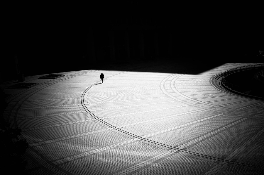 Магнетизм чёрно-белых уличных фотографий Джуничи Хакояма
