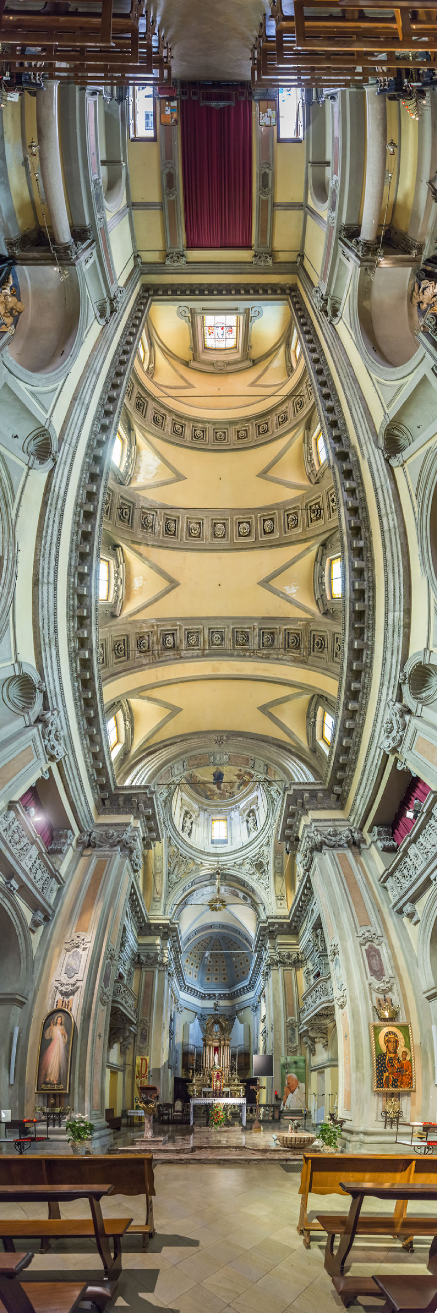 Вертикальные церкви: идеальные панорамы культовых мест