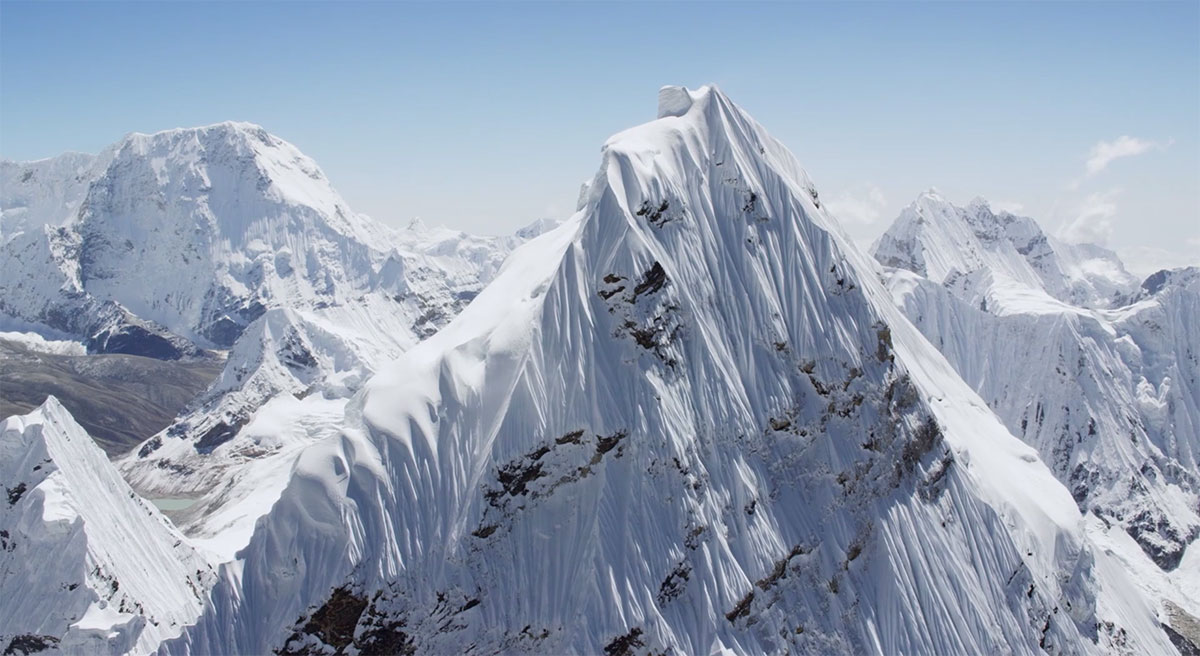 Полёт над крышей мира - головокружительные Гималаи (видео)