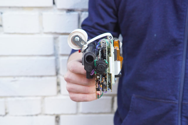 2_Мгновенная фотокамера из пистолета, приставки Game Boy и термального принтера