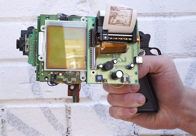 Мгновенная фотокамера из пистолета, приставки Game Boy и термального принтера