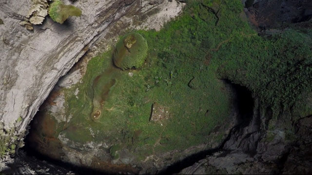 Скрытый мир самой крупной пещеры в мире - видео с дрона - 3