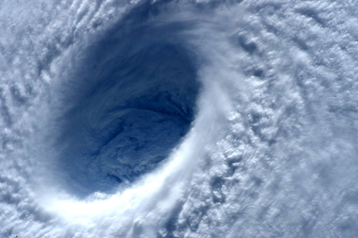 Cупертайфун «Майсак» - фото из космоса - 3