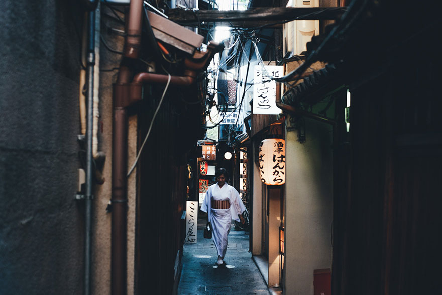 Японский колорит в уличных фотографиях Такаши Ясуи-13