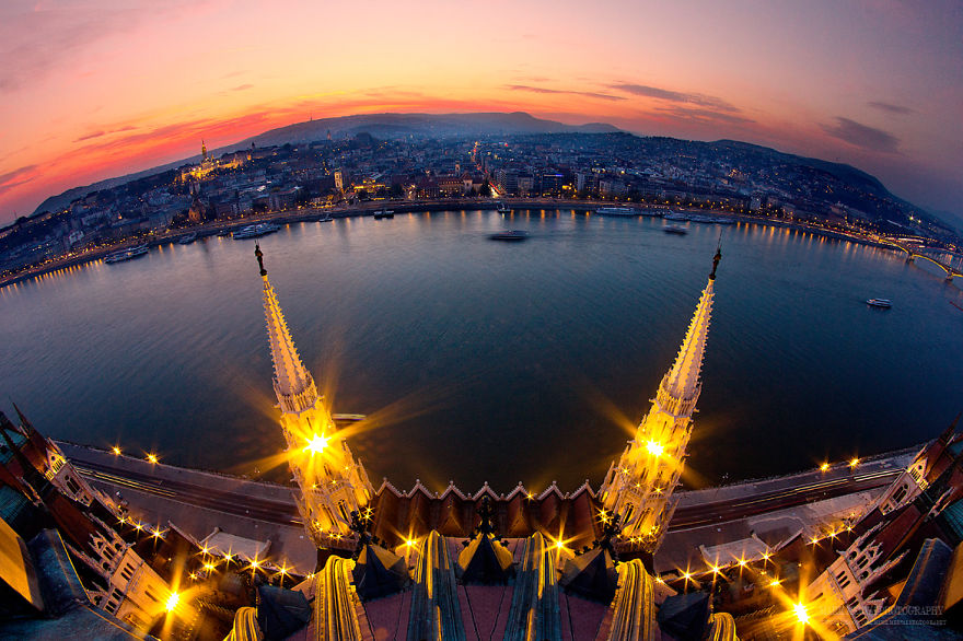 Фотограф 5 лет охотился за светом, чтобы показать настоящую красоту Будапешта