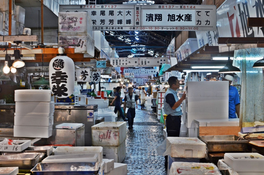 Рыбный рынок Цукидзи в Токио  13