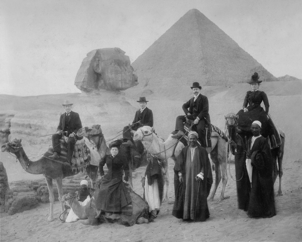 Ретро фотографии туристов на пирамидах Гизы  2
