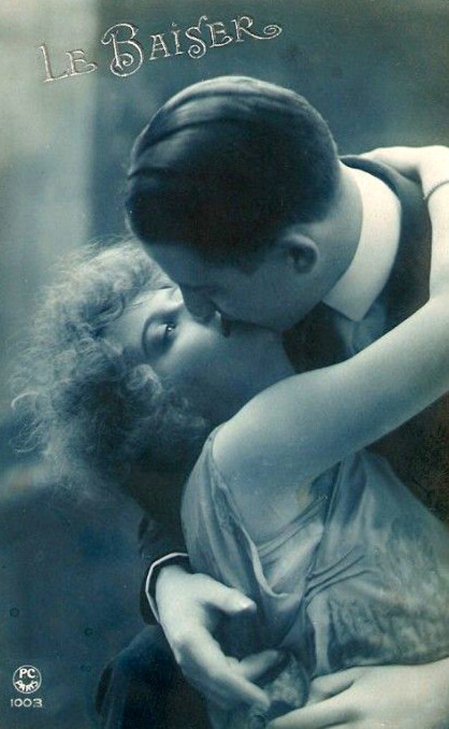 Французские открытки, в которых показано, как романтично целовались в 1920-е годы 31