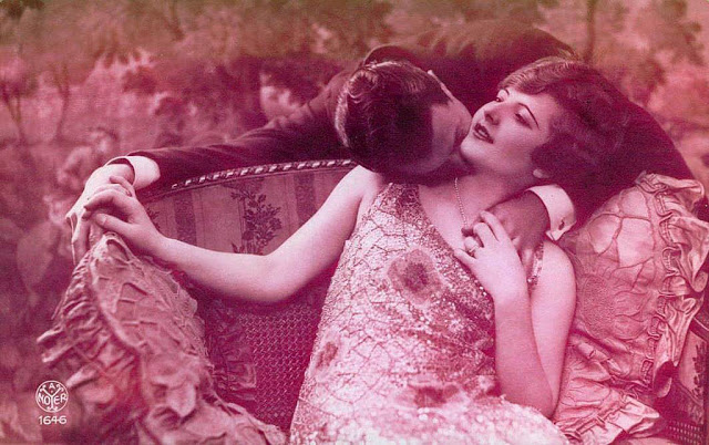 Французские открытки, в которых показано, как романтично целовались в 1920-е годы 35