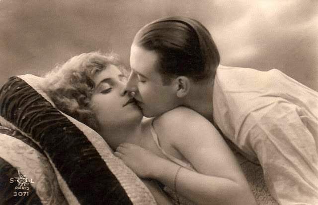 Французские открытки, в которых показано, как романтично целовались в 1920-е годы 40