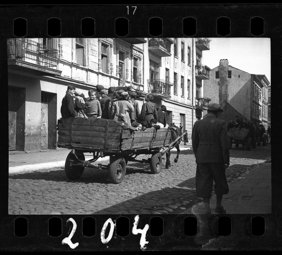 Хроника жизни Лодзинского гетто в фотографиях Генрика Росса  14
