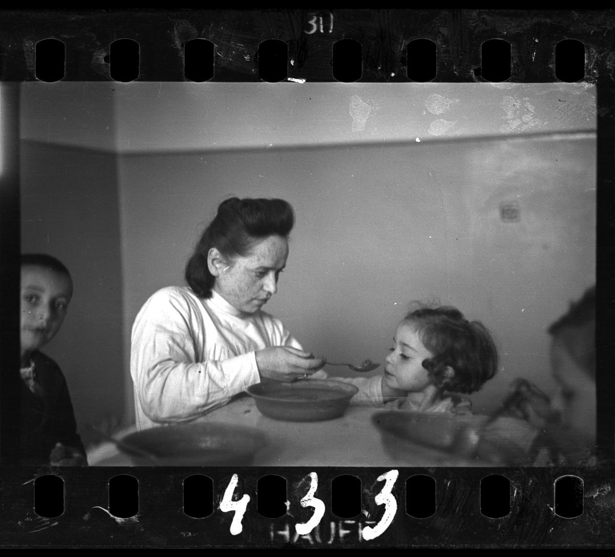 Хроника жизни Лодзинского гетто в фотографиях Генрика Росса  9