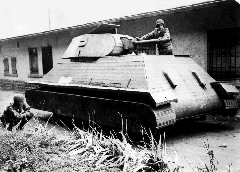 Резиновые танки: как хитрили на войне с не очень тяжёлой техникой. Фотографии 1918-1954 годов 13