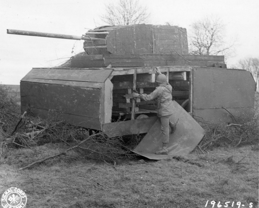 Резиновые танки: как хитрили на войне с не очень тяжёлой техникой. Фотографии 1918-1954 годов 14