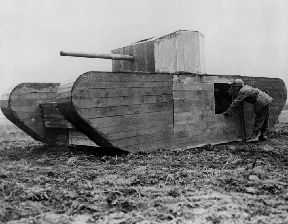 Резиновые танки: как хитрили на войне с не очень тяжёлой техникой. Фотографии 1918-1954 годов 16