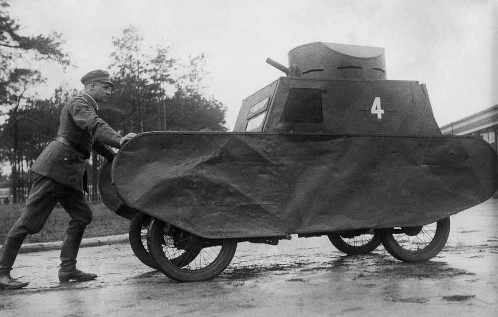 Резиновые танки: как хитрили на войне с не очень тяжёлой техникой. Фотографии 1918-1954 годов 6