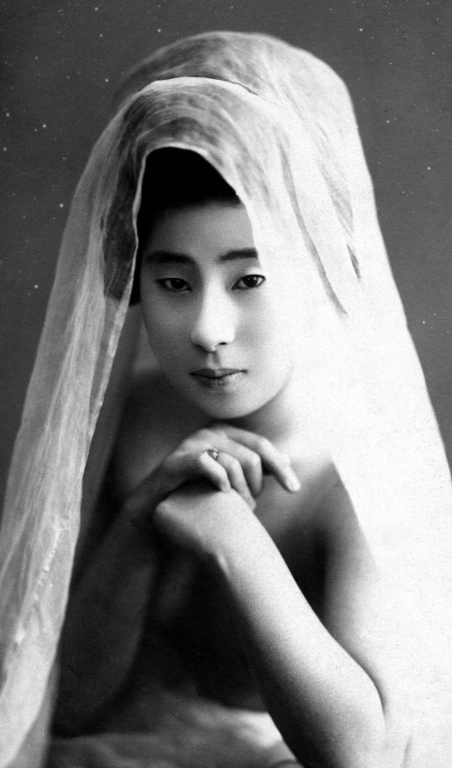 Без кимоно: молодые гейши в студийных портретах 1900-х годов 9