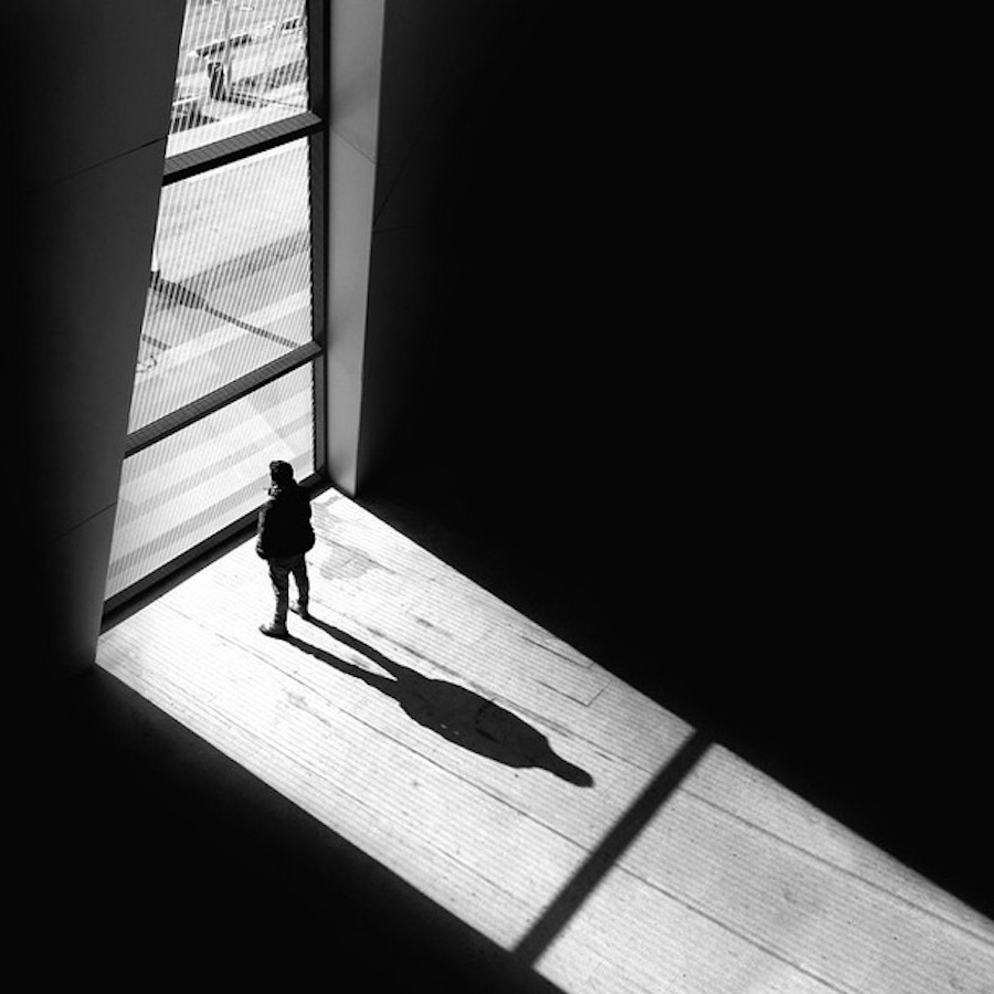The play of light and shadows in the street shots Rui Veiga 23