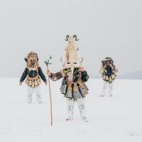 «Кукеры» – исполнители древнего языческого обряда в фотопроекте Арона Кляйна