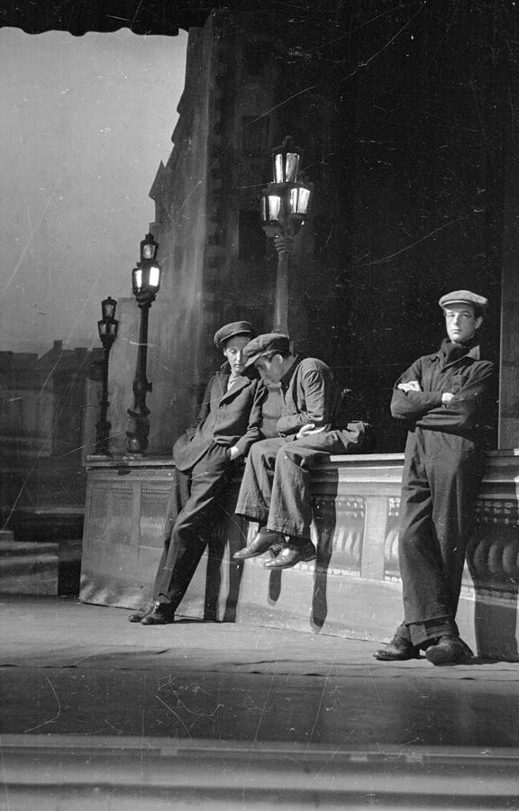 В ожидании, 1946. Автор Курт Хаттон