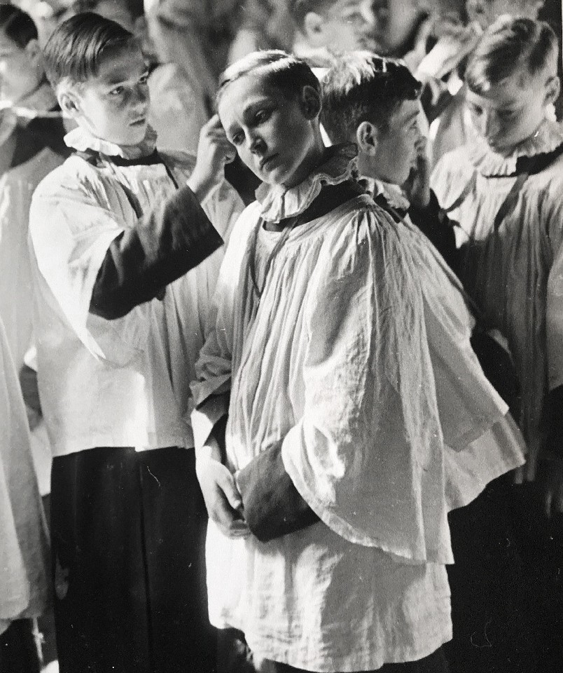 Церковный хор мальчиков, 1942. Автор Курт Хаттон